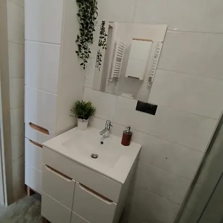شقة Apartament Glogowska, Blisko Mtp, Klucz W Skrytce بوزنان